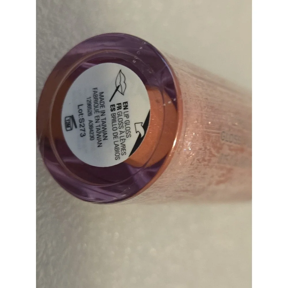 Revolution x Friends Monica Pout Bomb Lip Gloss 4.6ml – Hydrating Plumping Gloss